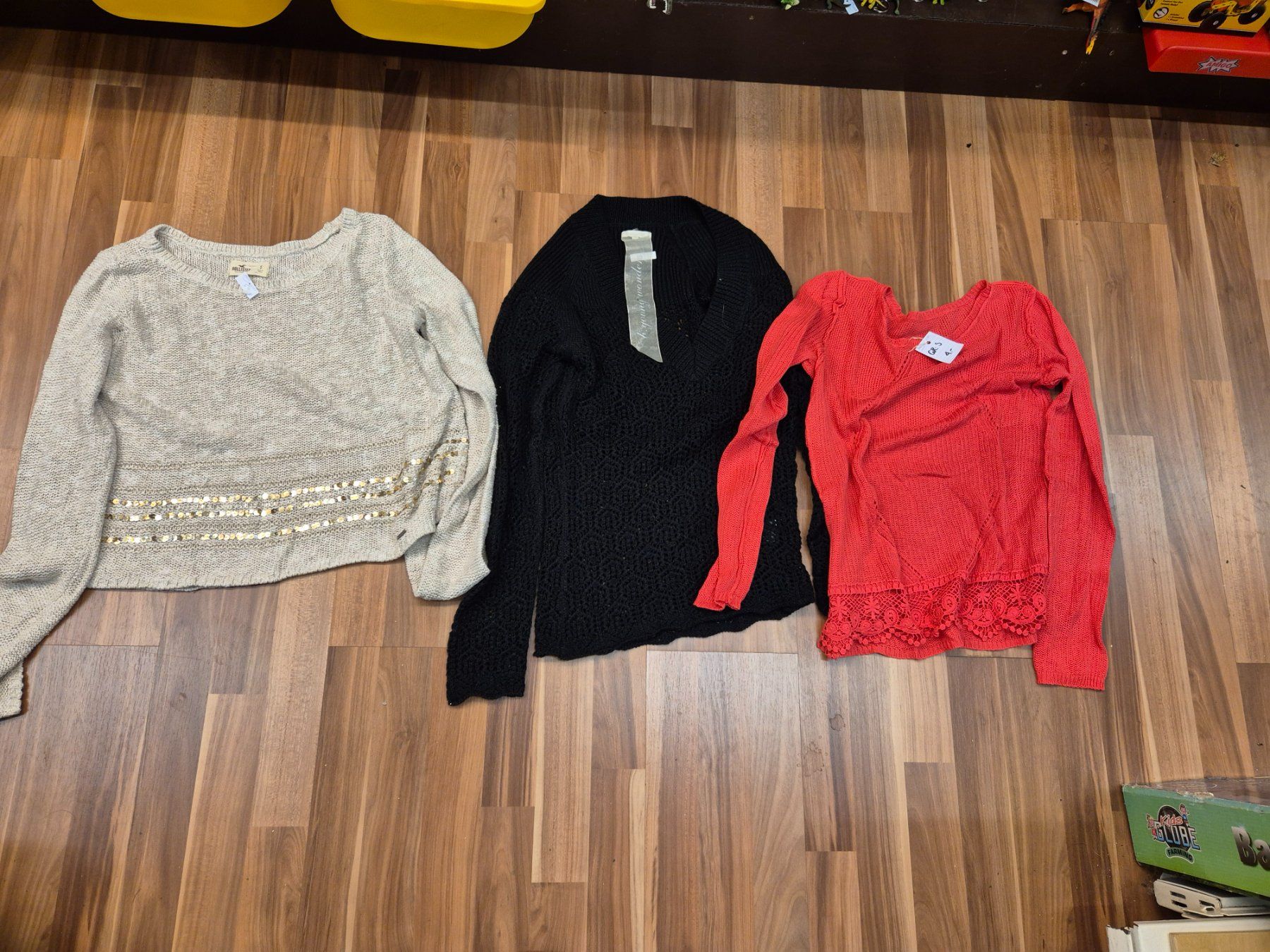 Maglioni & Felpe: 3 Pullover, Grösse S/M, verschiedene Farben B7 – Usato da Schwarzenburg venduto da flamingo1970