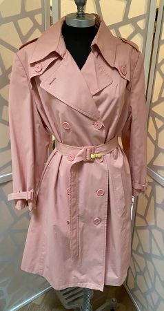 Great pale pink ESSENTIEL raincoat. Size 44
