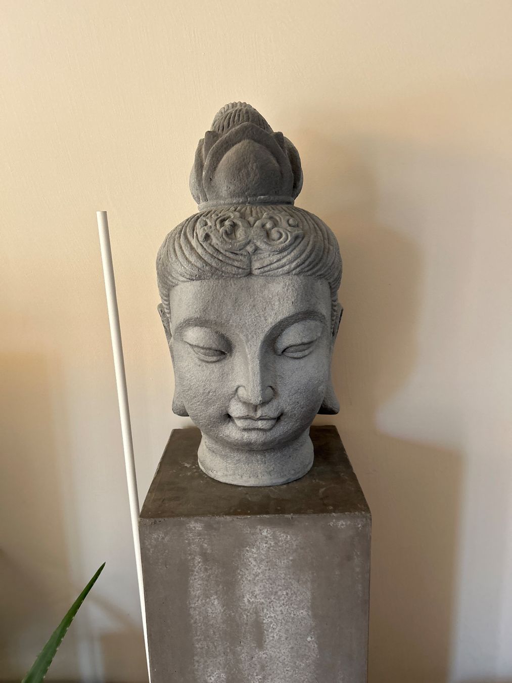 Skulpturen & Statuen: Buddha Kopf mit Säule – Gebraucht aus Oberrohrdorf von Primann 1