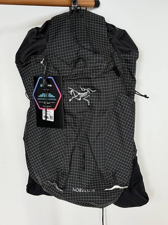 Arcteryx Zaini: Arc'teryx Norvan 14 Weste, XS NEU – Nuovo e nell'imballaggio originale da Zürich venduto da ljjud