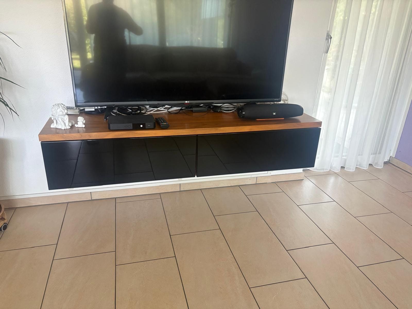 Mobili TV: Esszimmer-Möbeln – Usato da Buchs AG venduto da vinc73 1