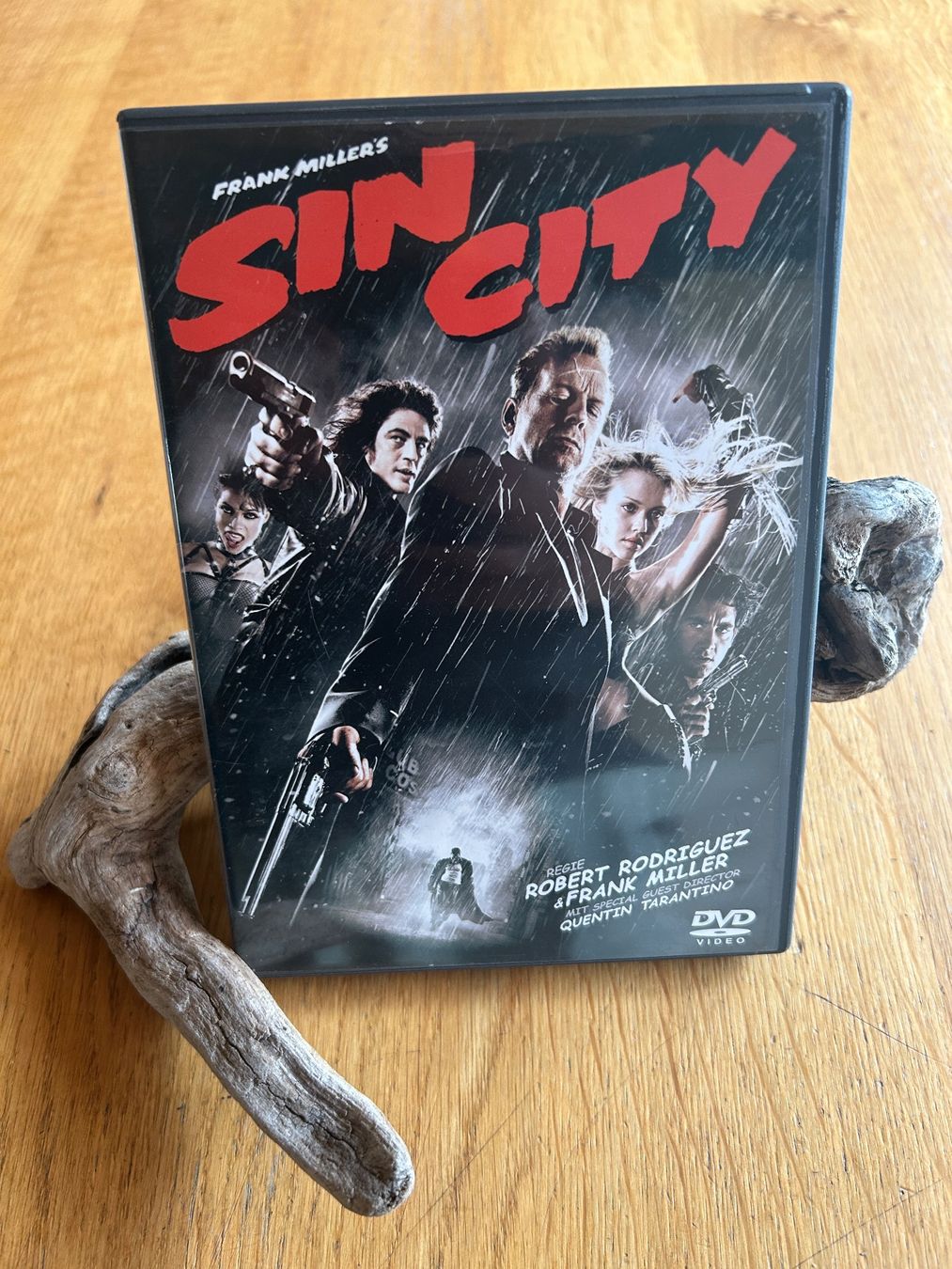 Alle DVDs: Sin City (Frank Miller) – Gebraucht aus Urnäsch von Winterzauber12