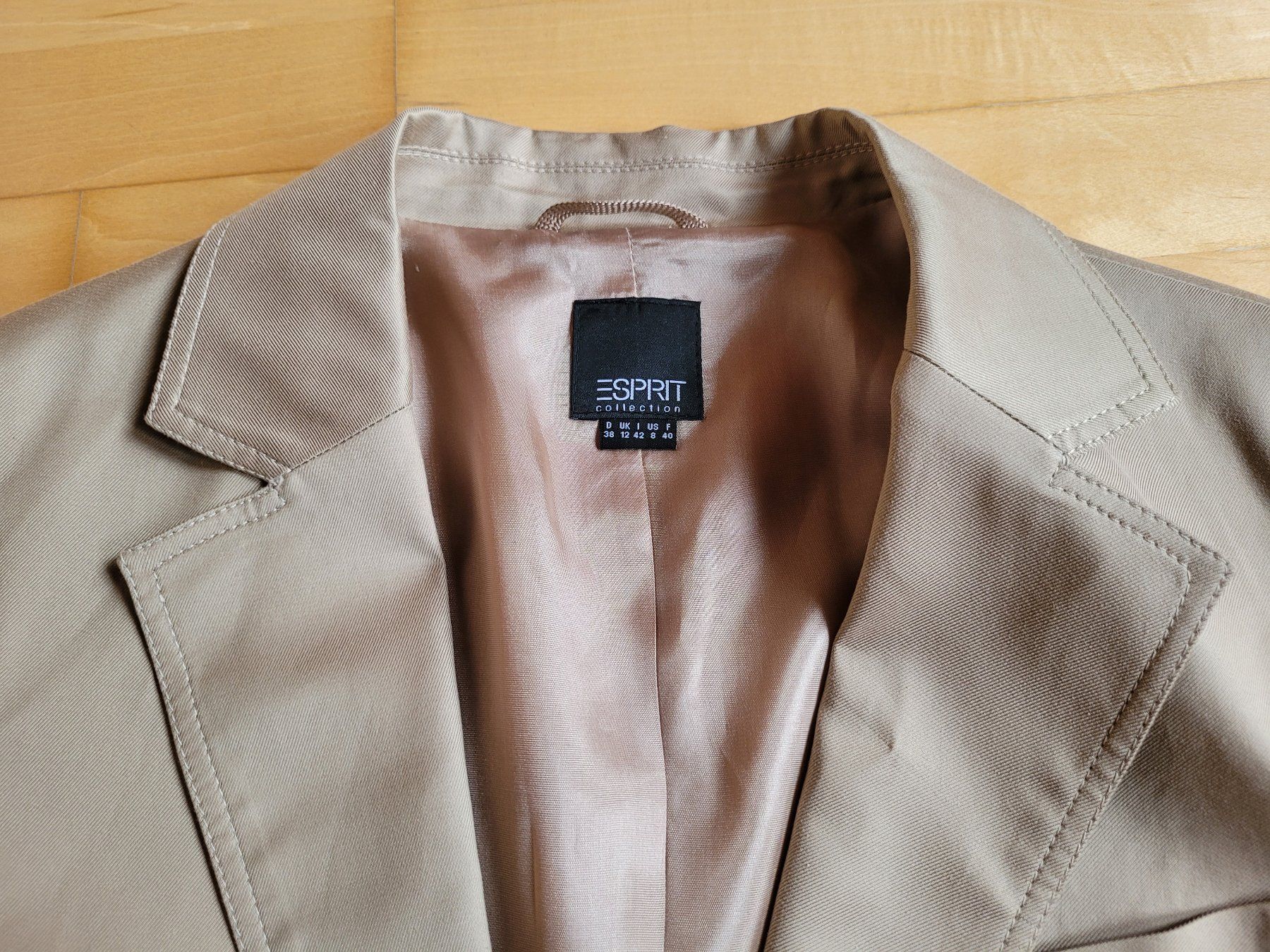 Esprit Giacche: Esprit collection Blazer beige Gr. 38 – Usato da Widnau venduto da kerstinlo 1