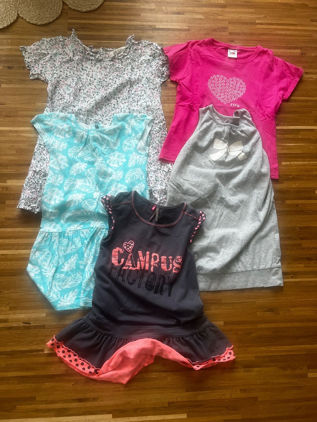 Lotti & Set di vestiti: Kleider Grösse 128 – Usato da Stans venduto da Fee81