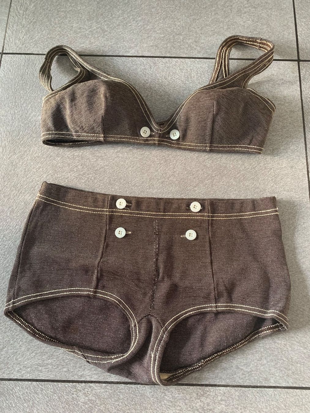 Statuette: vintage Bikini marron tissut - 1965 / 70 – Usato da Arbedo venduto da nadia1973