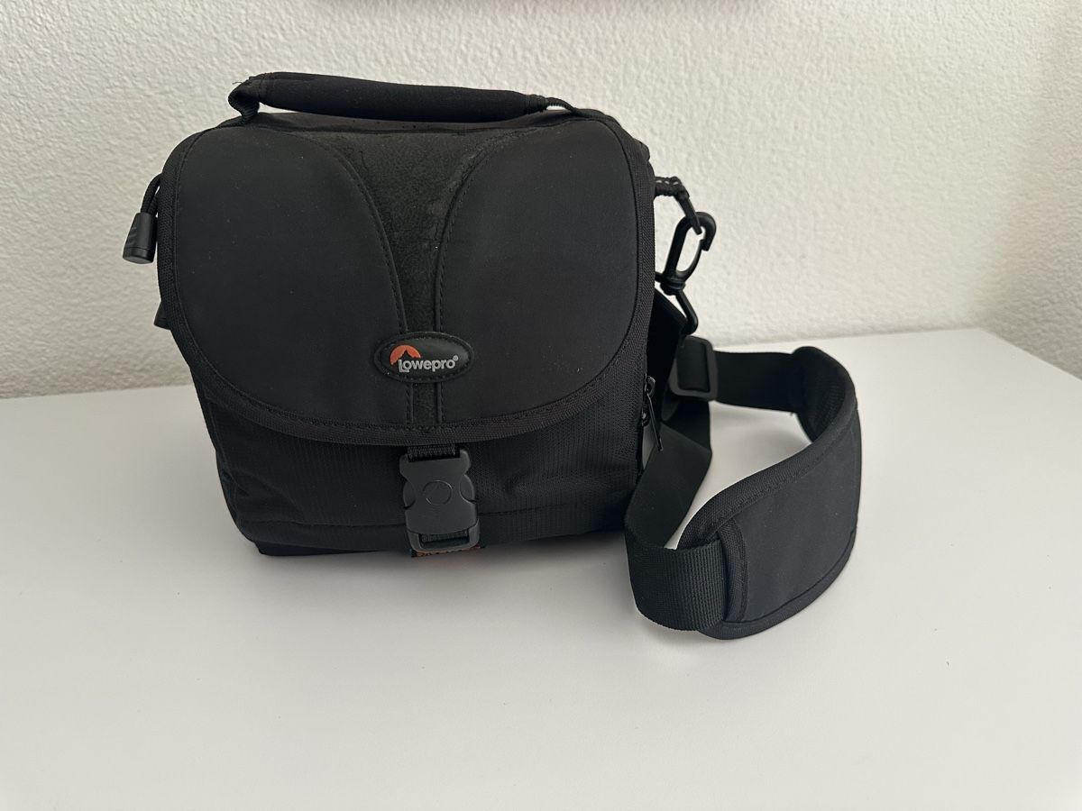 Nikon Fotocamera: Nikon D3100 – Nuovo (secondo la descrizione) da Biel-Bienne venduto da levante14 5