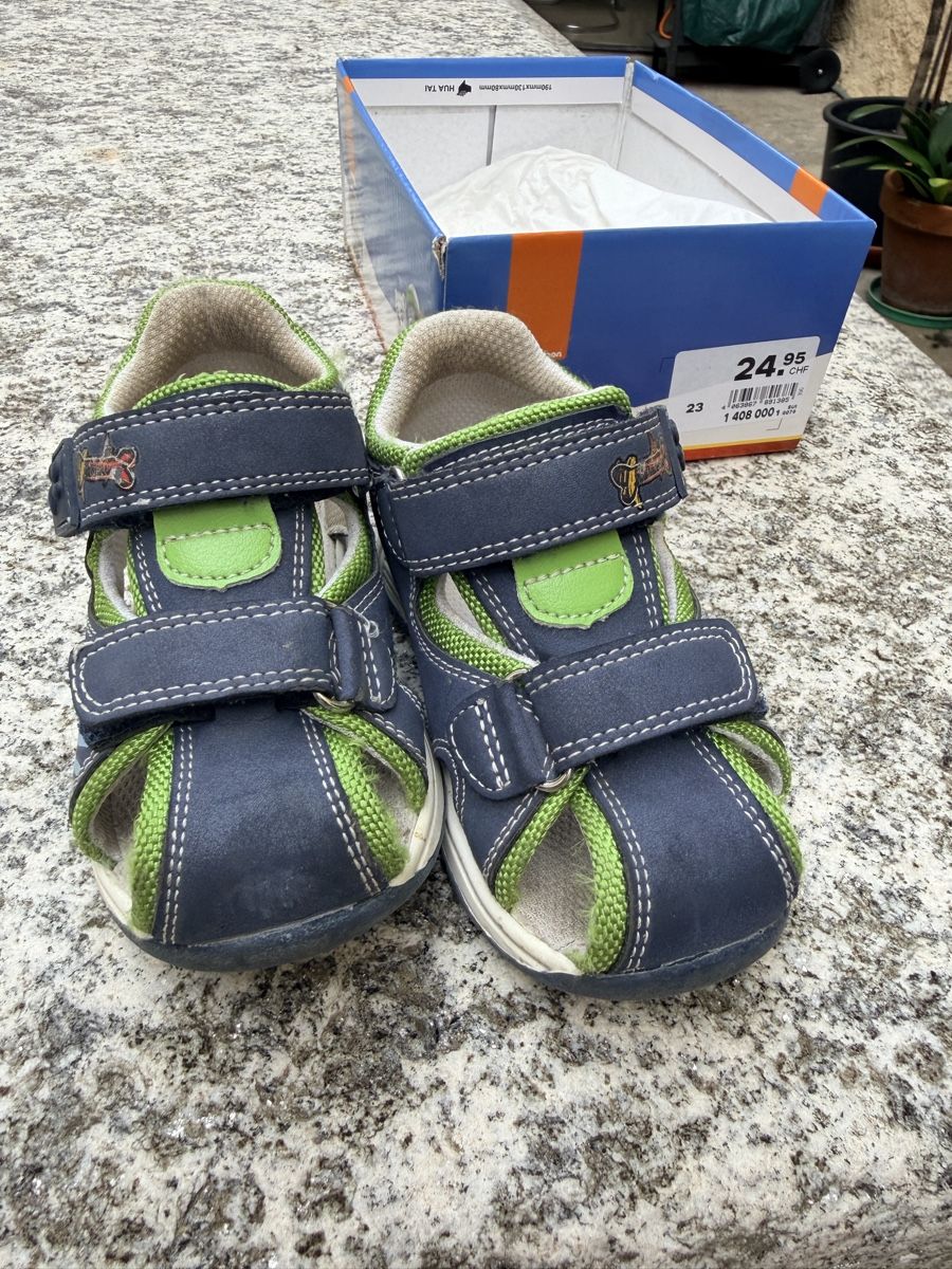 Schuhe für Jungen: Sandalo chiuso nr.23 – Gebraucht aus Sigirino von RamonaLamboo
