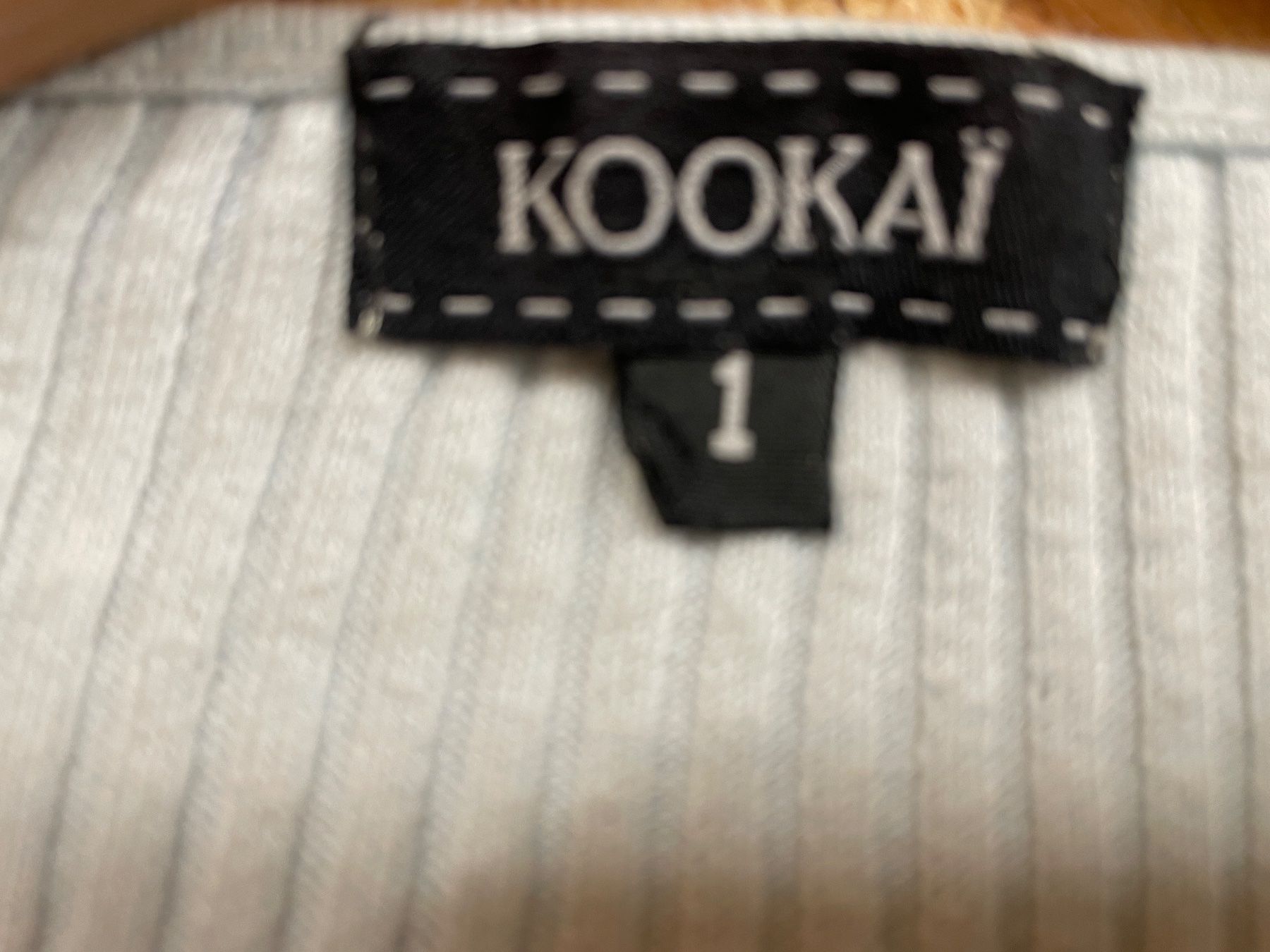 Kookai Top: KOOKAI Crop top bleu à manches – Usato da Lausanne venduto da PlusValue_Lausanne 3
