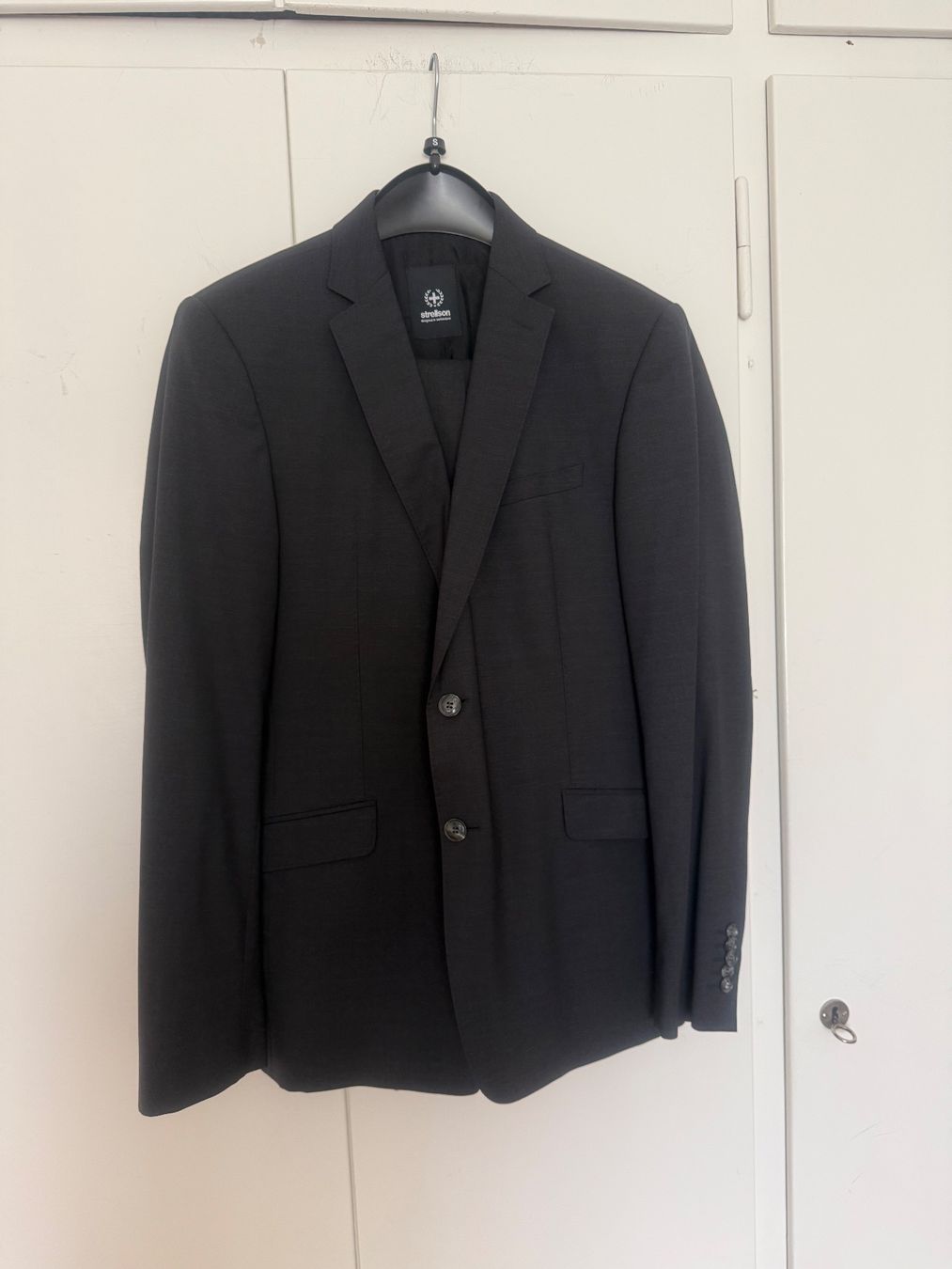 Strellson Anzüge: Strellson, Eleganter Anzug Gr. 48 – Gebraucht aus Zürich von Herbion1