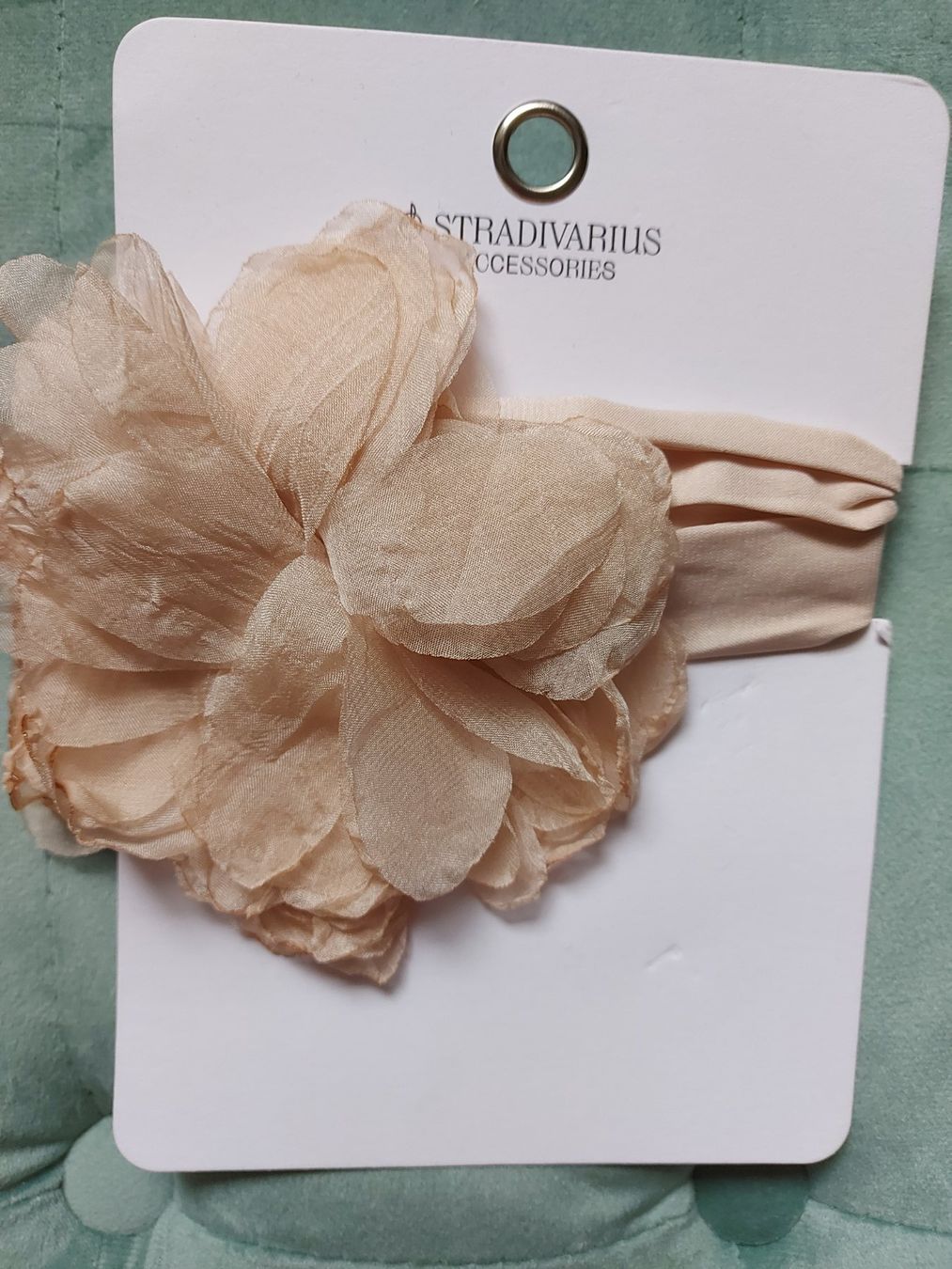 Catenine: Lot de 2 ras-de-cou Stradivarius fleurs – Nuovo e nell'imballaggio originale da Le Mont-Pèlerin venduto da jux_x96b 2