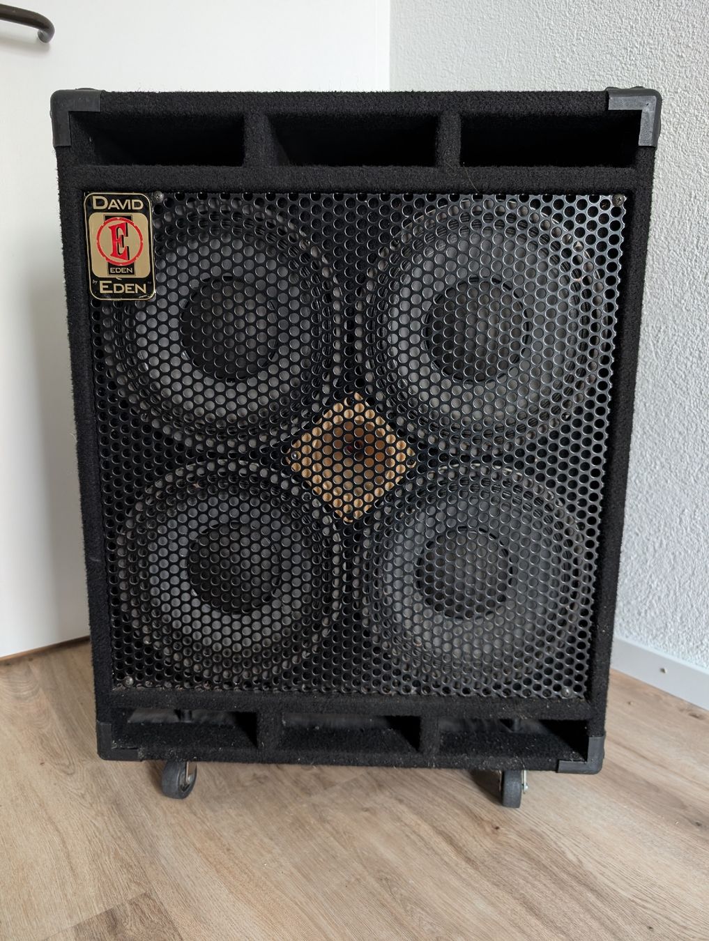 Casse acustiche: Eden D 410 XLT Bass Box – Usato da Meikirch venduto da drgore