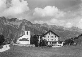 Fex (GR) Hotel Sonne Fex und Kirche im Oberengadin G