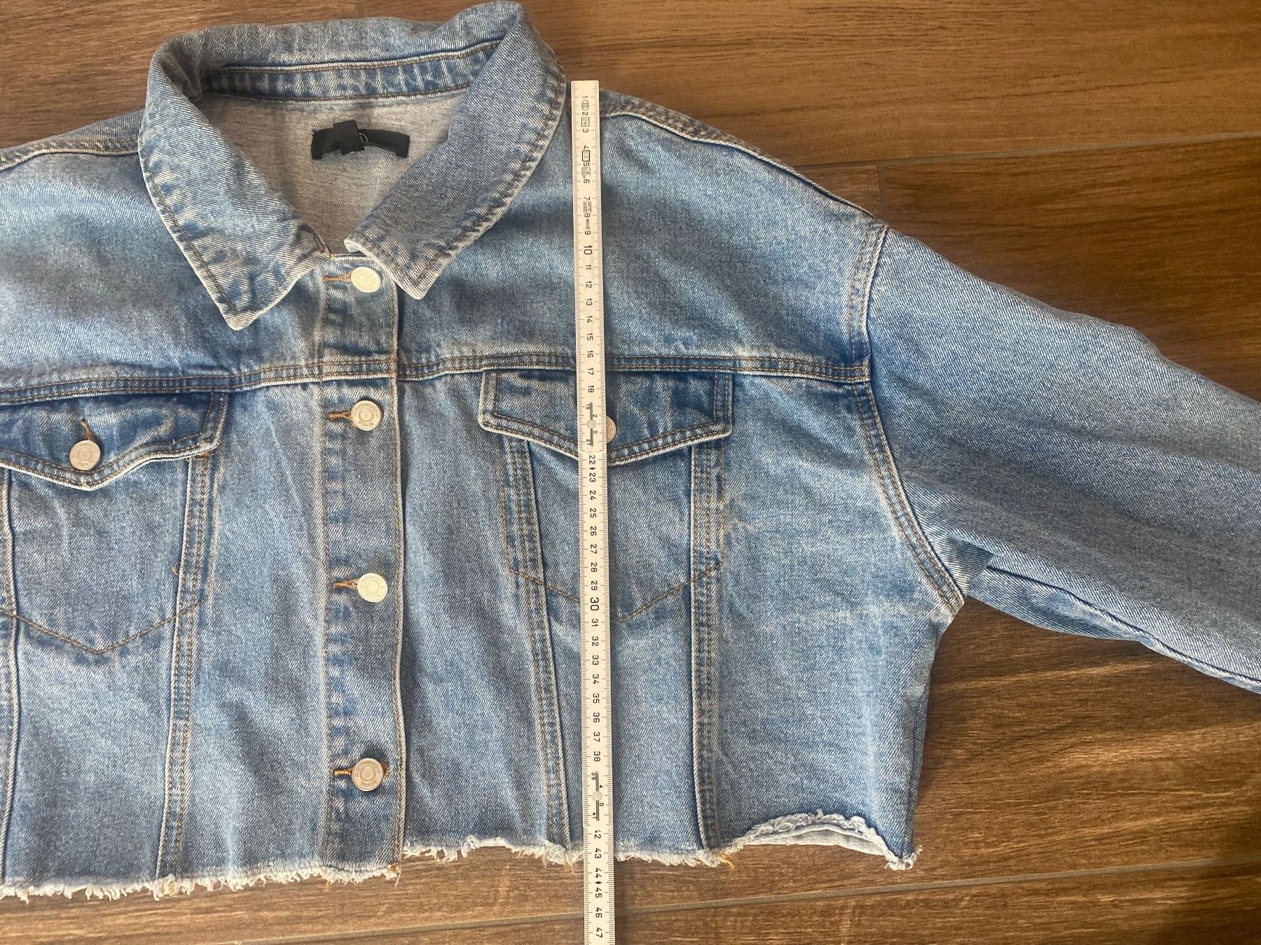 Jacken: Missguided Jeansjacke distressed-Look oversized Gr. 46 - 50 – Gebraucht aus Pratteln von a23_j2gs 6