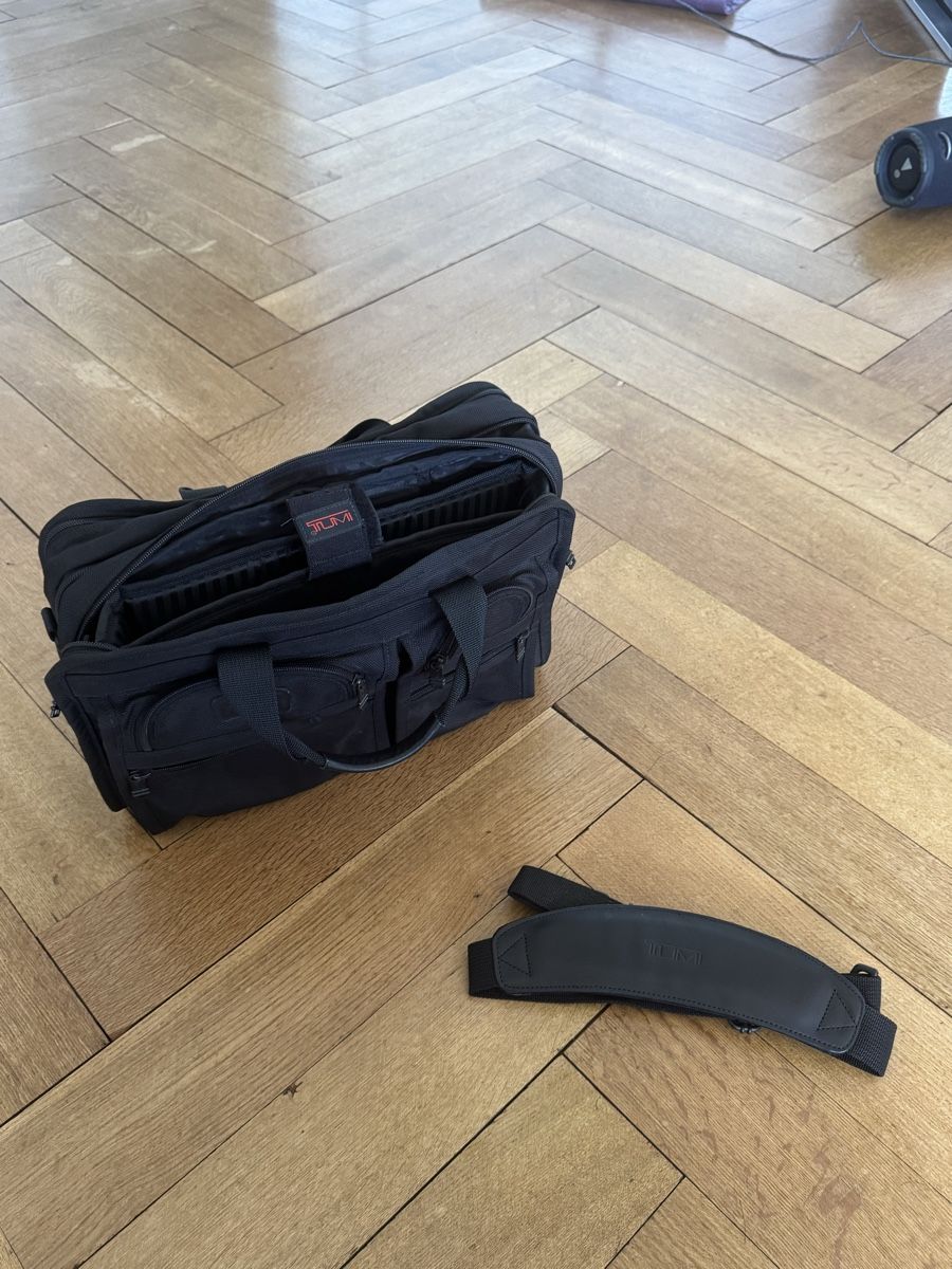 Tumi Koffer & Taschen: Tumi Alpha 3 Expandable Aktentasche – Gebraucht aus St. Gallen von mDavid 1