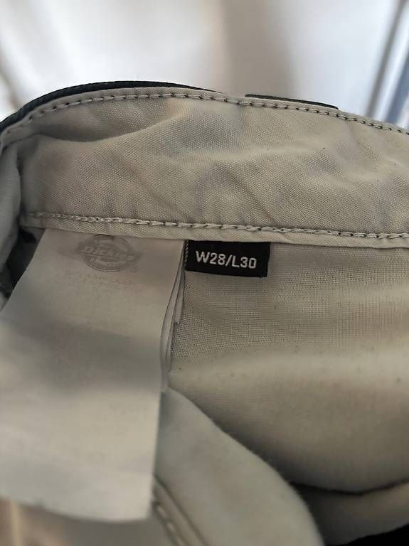 Pantaloni: Pantalon Dickies bleu marine – Usato da Châtel-St-Denis venduto da leacherre 2