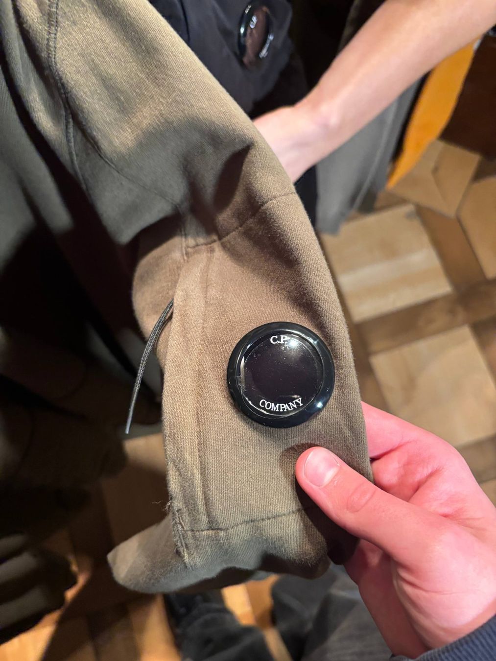Maglioni & Felpe: Veste CP Company, marron et kaki – Nuovo e nell'imballaggio originale da Bulle venduto da sta_xr8k 1