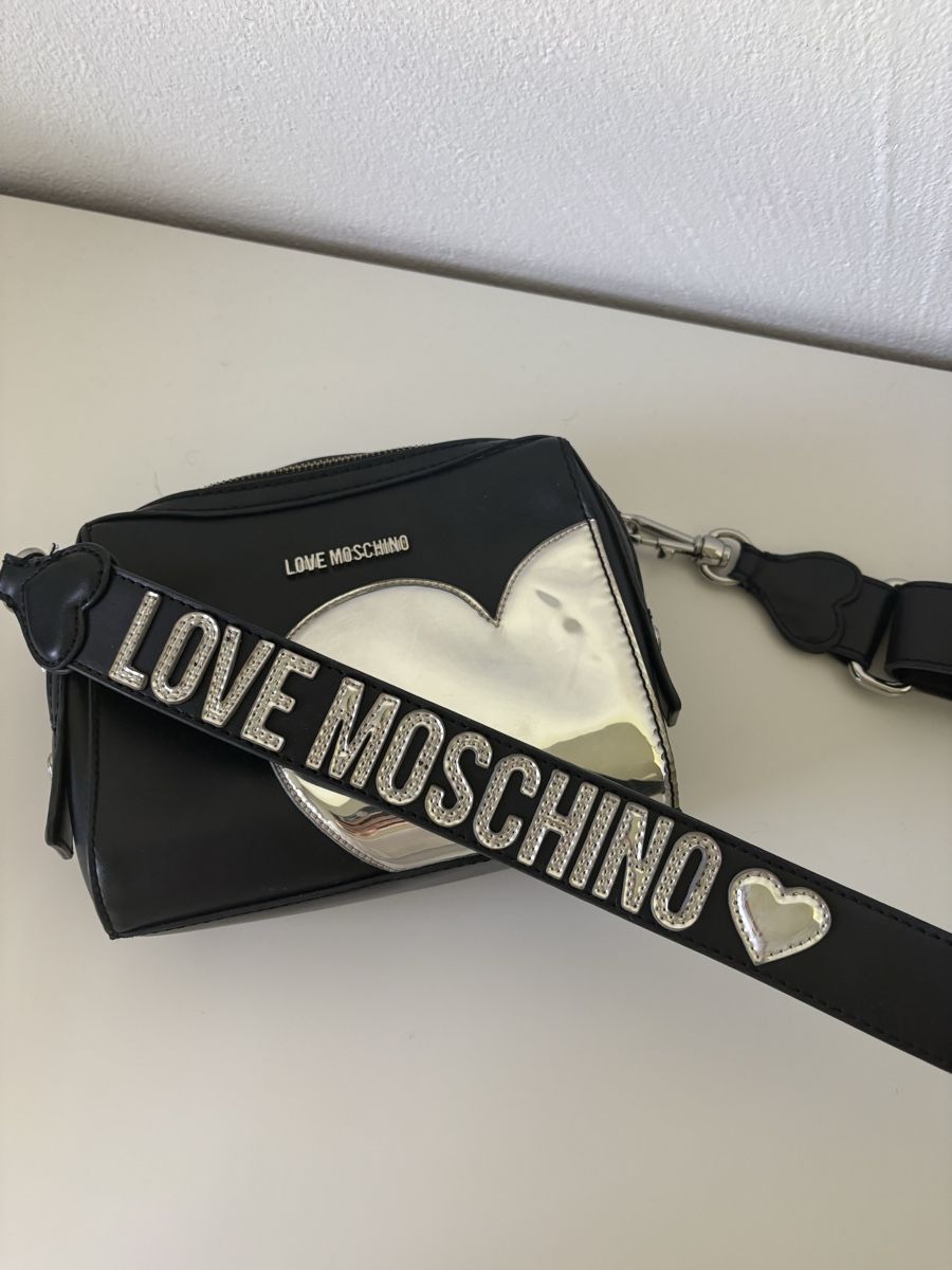 Moschino Sacs femmes: Moschino Tasche – D'occasion à Grabs par lin_qd5b 3
