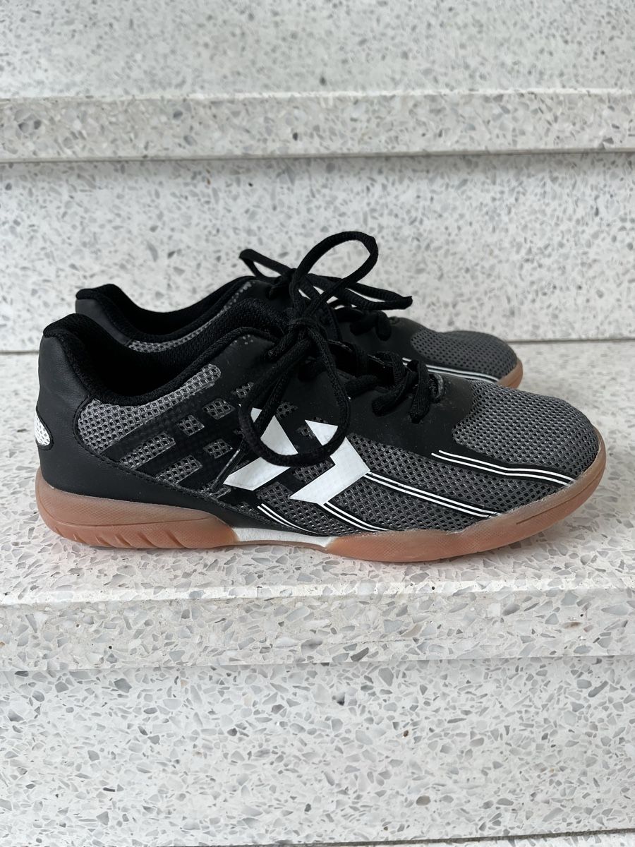 Hummel Scarpe per ragazzi: Hallenschuhe Hummel Gr. 36 – Usato da Luzern venduto da Aldabema 1