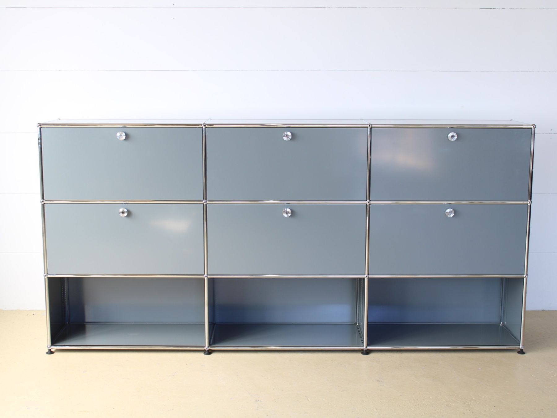 USM Cassettiere: USM Sideboard in Mittelgrau, Lieferung möglich – Usato da Meinisberg venduto da atelier_TILIJA 3
