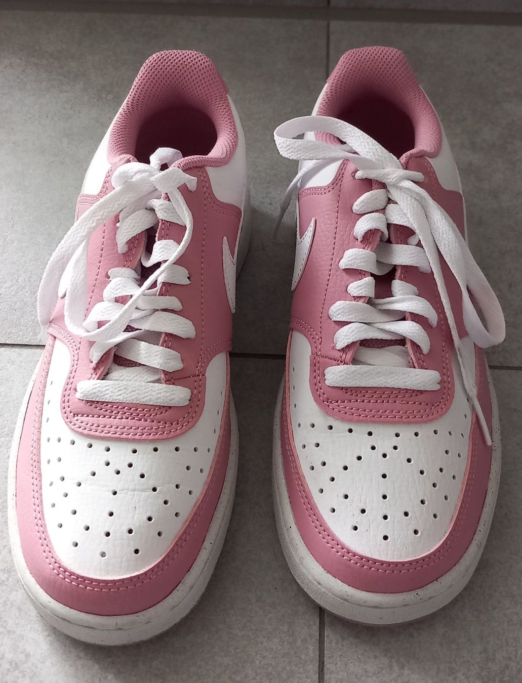 Nike Chaussures femmes: Baskets Nike – D'occasion à Bassecourt par milkyway15 1
