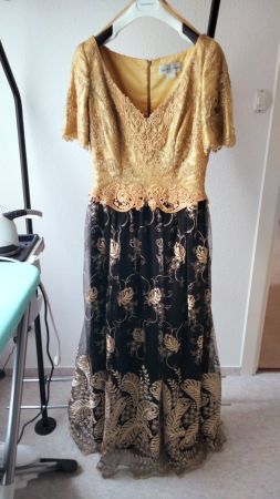 Gold / schwarzes Abendkleid