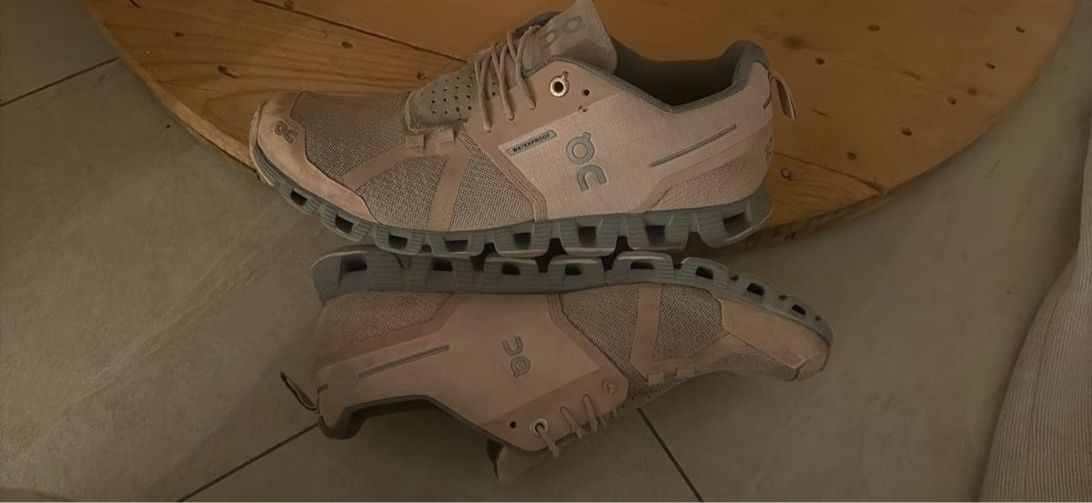 Scarpe da donna: On Cloud Waterproof Sneaker rosa 40 – Usato da Rüti ZH venduto da Butterfly206cc 7