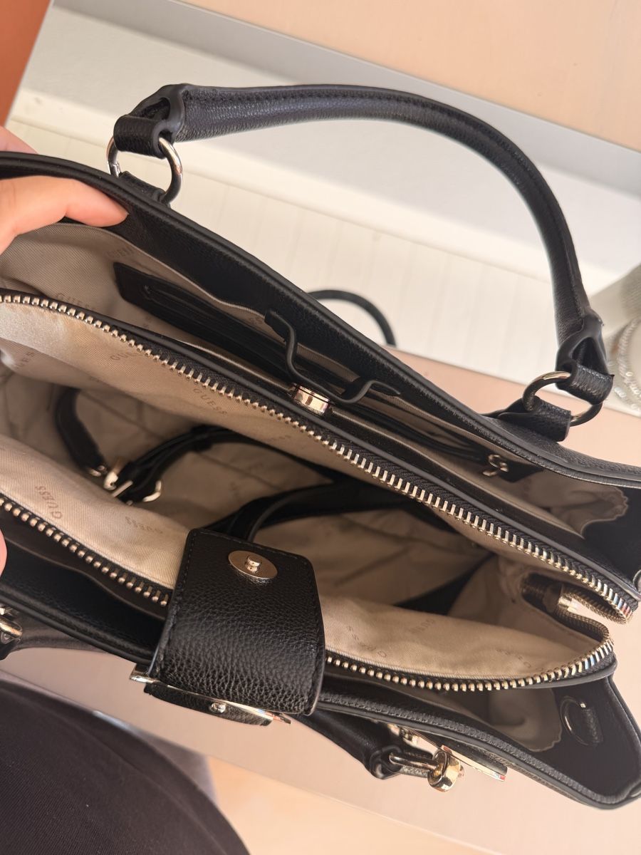 Guess Taschen für Damen: Sac à main Guess – Neu und originalverpackt aus St-Maurice von Emilie.MNY 1