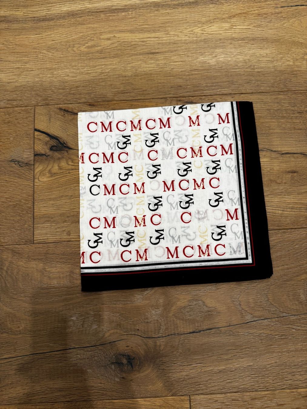 Mcm Foulard & Sciarpe: Neu Original MCM Tuch 47x47cm – Nuovo (secondo la descrizione) da Wangen SZ venduto da Rol_20 1