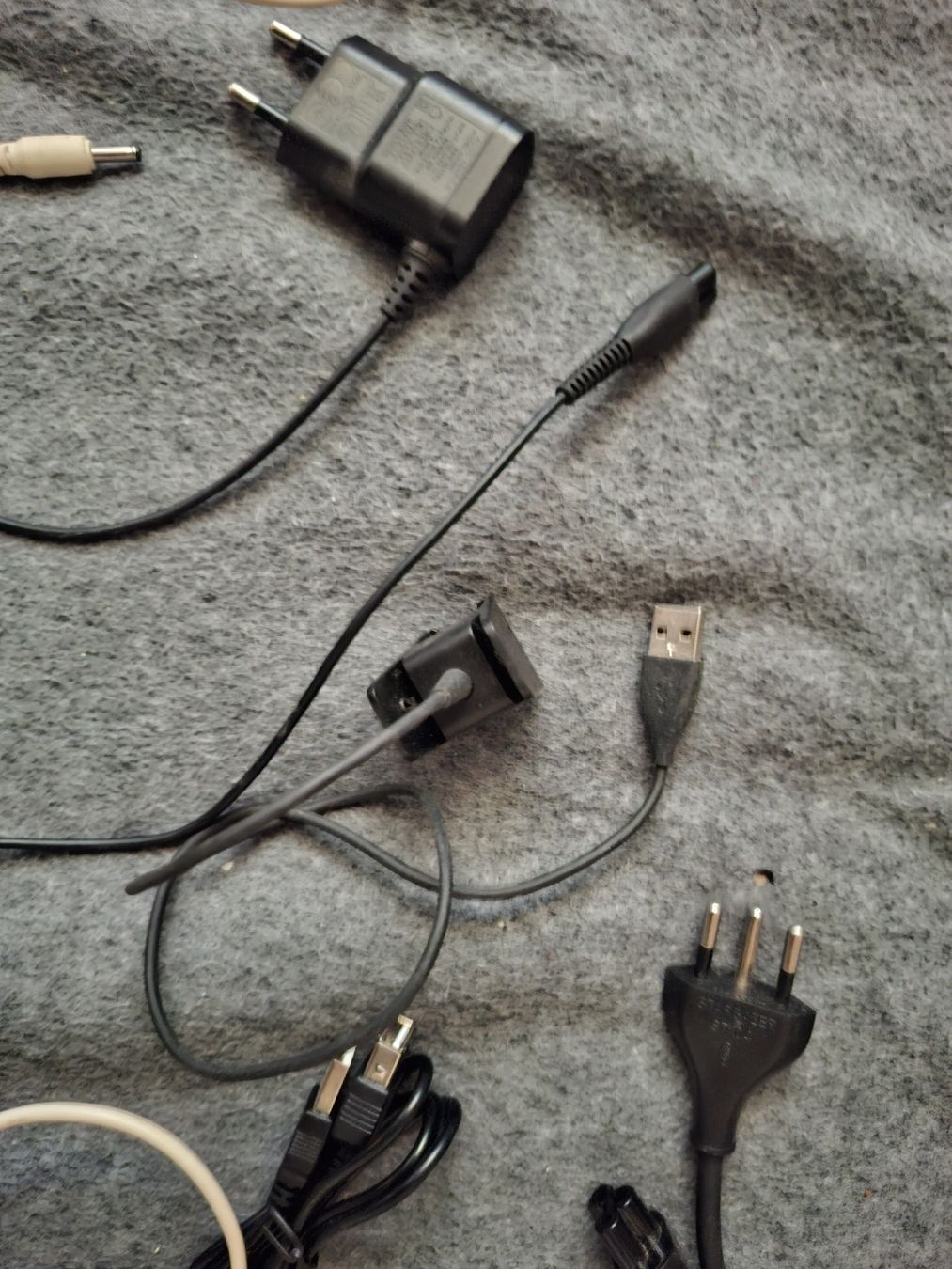Câbles: 6 Kabel – D'occasion à Baden par rocket85 1