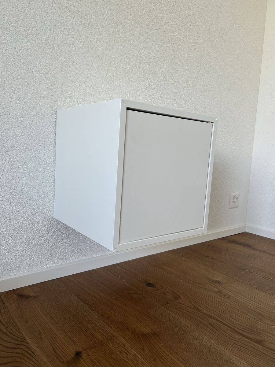 Tables de nuit: 2x Nachtschränkchen  – D'occasion à Jona par joh_qqw6
