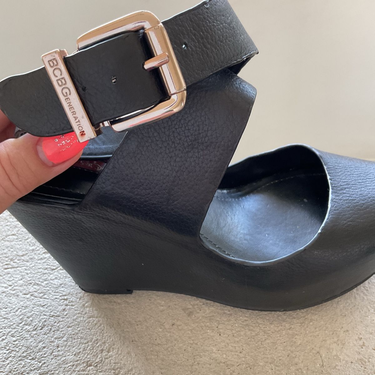 Damenschuhe: Sandales compensées BCBG Generation noires - Taille 37! – Gebraucht aus Villarepos von Sglobule 1