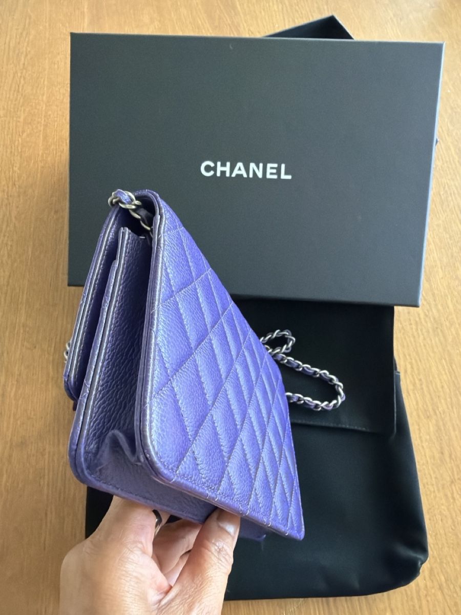 Chanel Borse da donna: Authentic Chanel Wallet on Chain - Purple, Excellent! – Nuovo (secondo la descrizione) da Geneve venduto da esp_8rbh 1