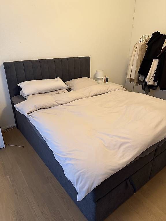 Letti: Boxspringbett grau – Usato da Riehen venduto da instyle03 1