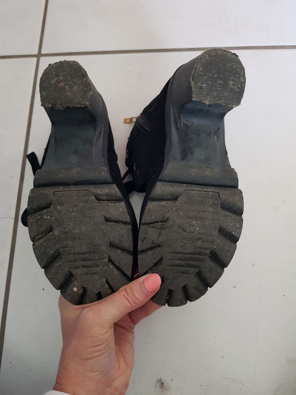 Damenschuhe: bottine – Gebraucht aus Hermance von Triplebizzo 4