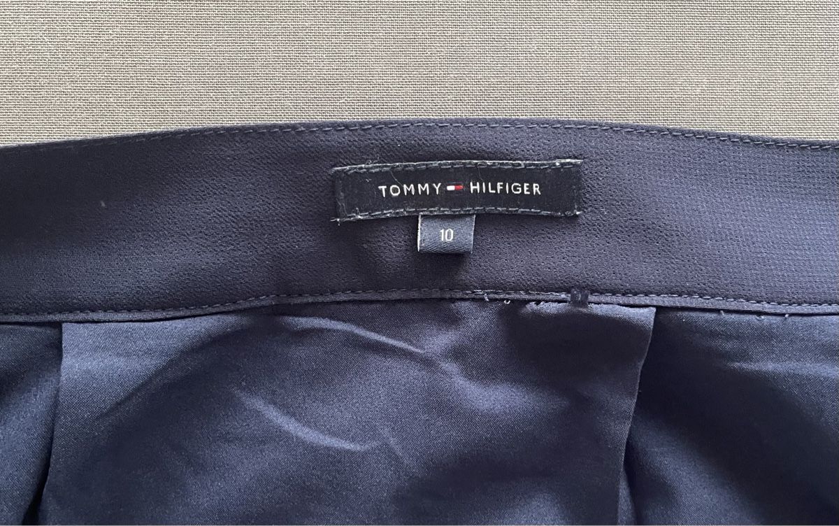 Tommy Hilfiger Gonne: Tommy Hilfiger Plissee-Rock Gr. 10 marineblau/weiss – Usato da Islikon venduto da Julies_wardrobe 3