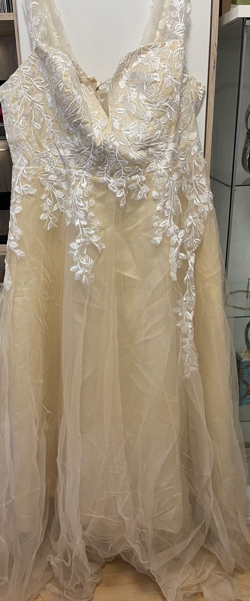 Vestiti: Wunderschönes Brautkleid /Hochzeitskleid – Nuovo (secondo la descrizione) da Uzwil venduto da noe_9f9c