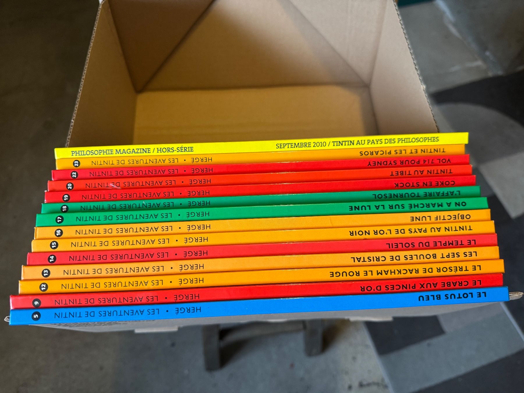 Jacken: Tintin : 4 objets cultes – Gebraucht aus Chêne-Bourg von dem_y9pq 3