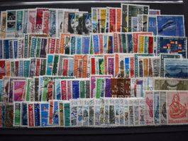 Über 150 Schweizer Briefmarken. Viele hohen Werte CHA