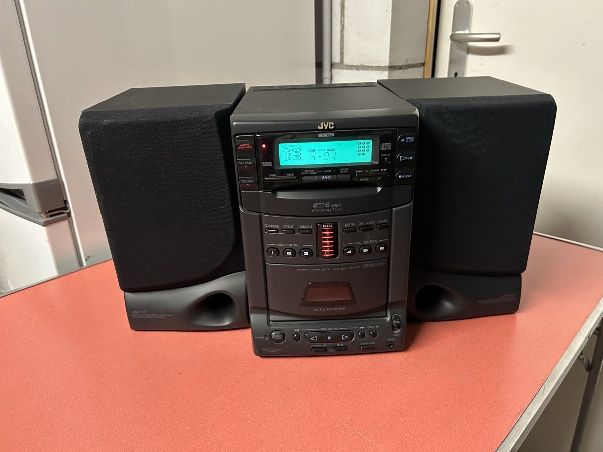 JVC Lecteur multimedia & Streamer: JVC Micro Component System UX-C7 mit 6-Disc Wechsler und Rad – D'occasion à Lanzenhäusern par vic63