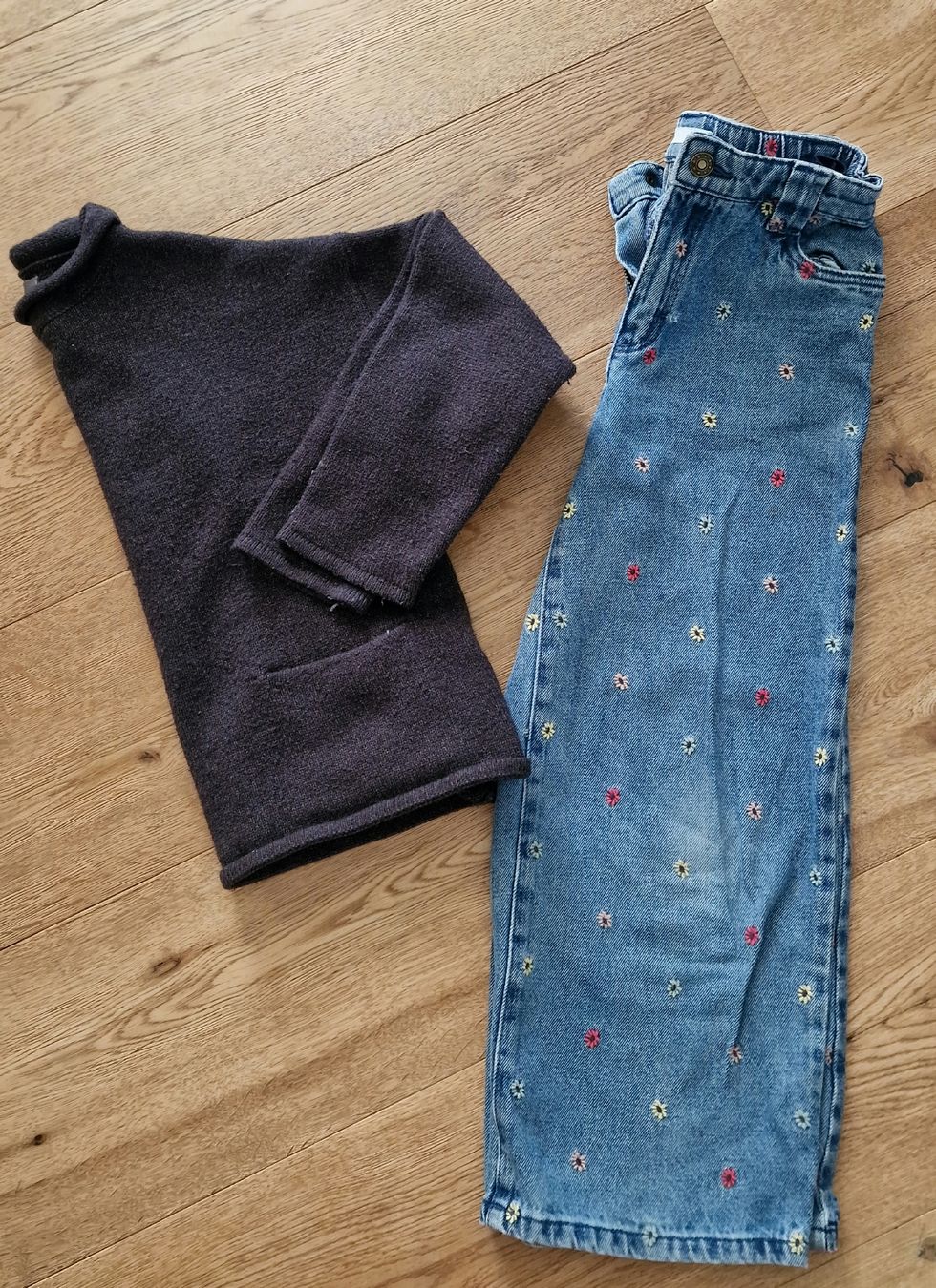 H&M Lotti & Set di vestiti: Tolle Mädchen set 134 – Usato da Emmenbrücke venduto da Nadmorebiti 3