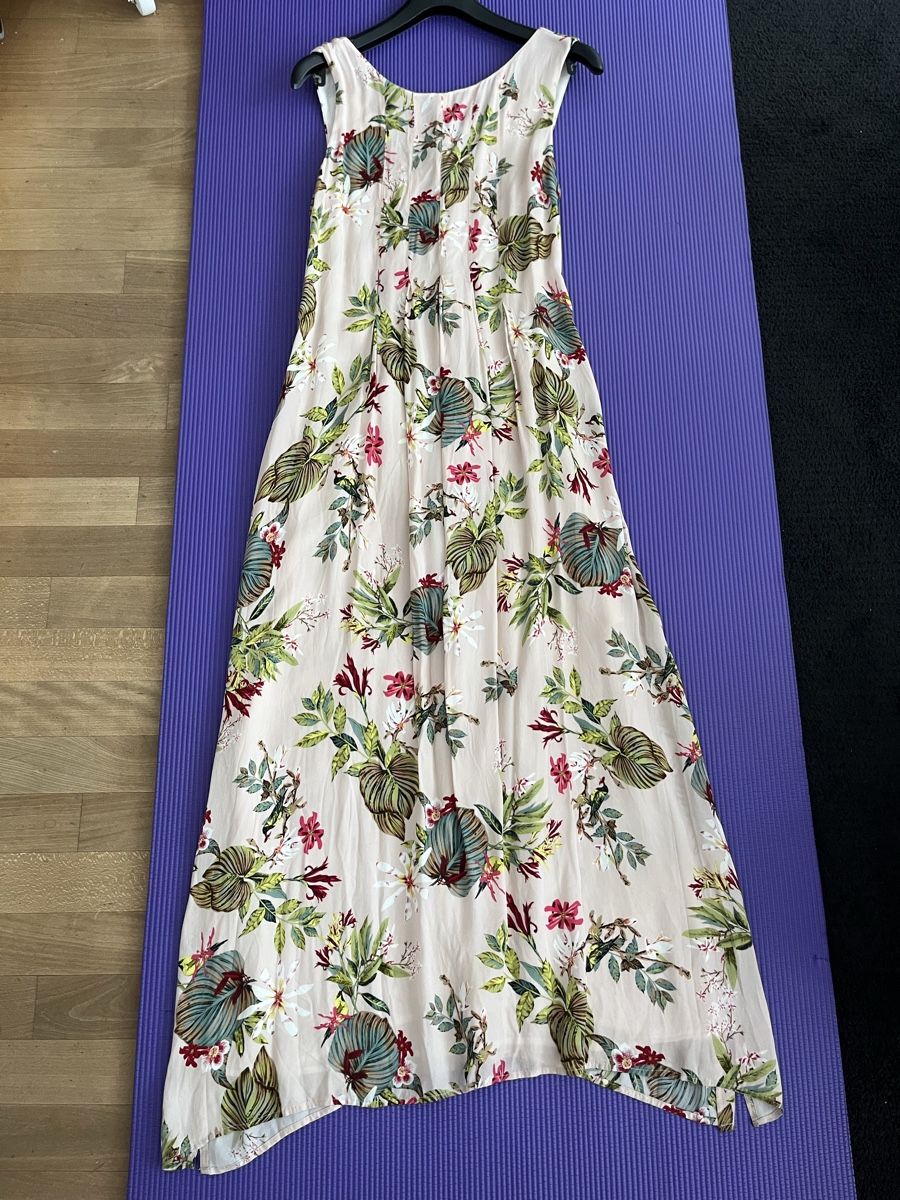 Nile Kleider: Sommerliches Maxikleid, Original Nile, Grösse S – Neu und originalverpackt aus Bolligen von Vroni23