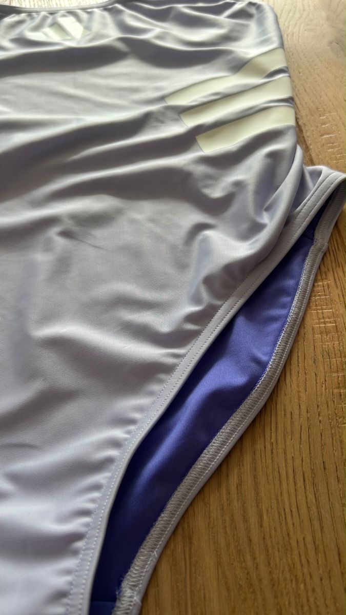 Adidas Badekleider & Bikinis: Adidas Badeanzug  – Gebraucht aus Engelberg von ejierfaijs 1