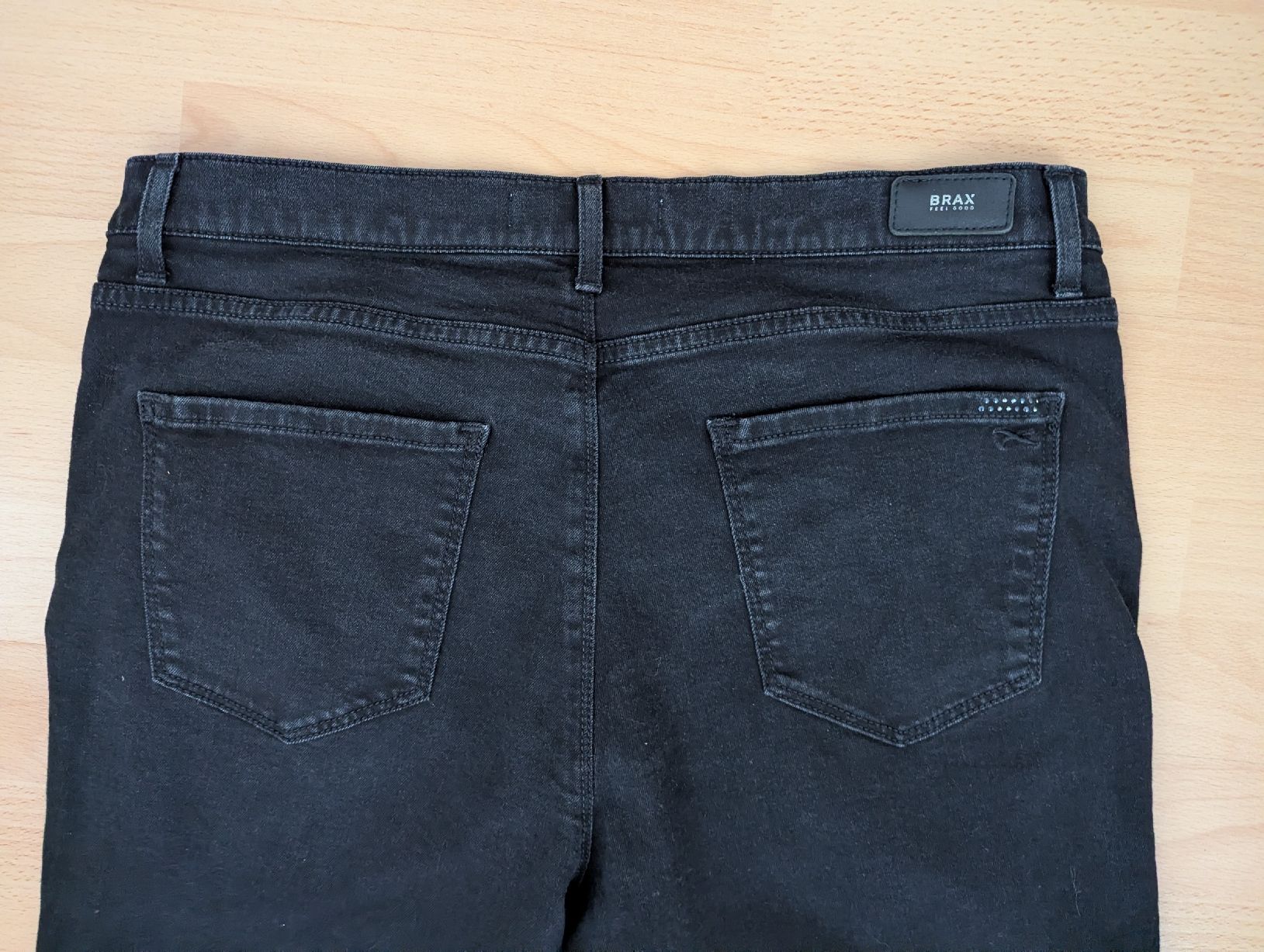 Brax Jeans: jean brax 42 noir – Usato da Montreux venduto da dem_gyt9 3