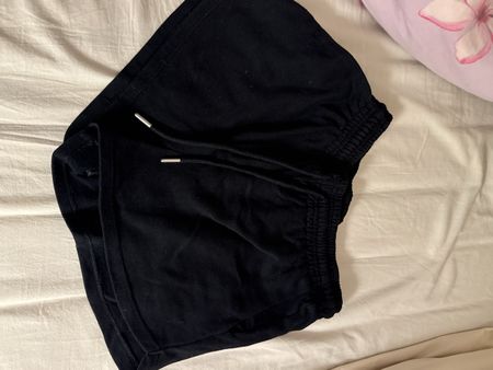 Schwarze H&M Shorts Sommer Grösse 165/72A top Zustand!48