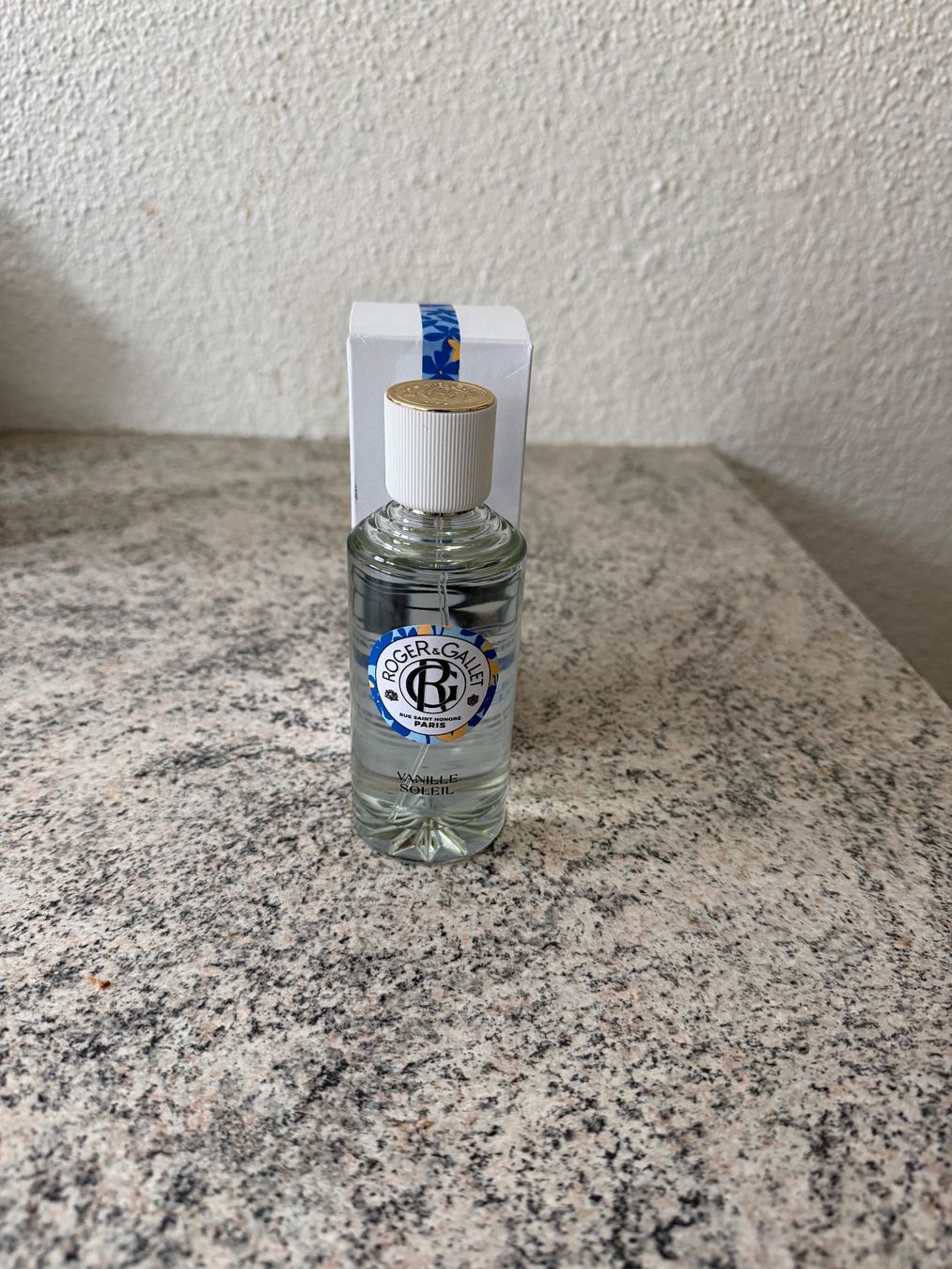 Profumi & Eau de Toilette: Roger & Gallet Vanille Soleil 100ml – Nuovo (secondo la descrizione) da Frenkendorf venduto da autodiscount4123