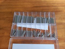 Box mit 360 Exacpilles Verbindungsstifte für Uhren