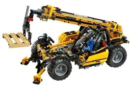 Lego 8295 Teleskop-Lader mit Motor
