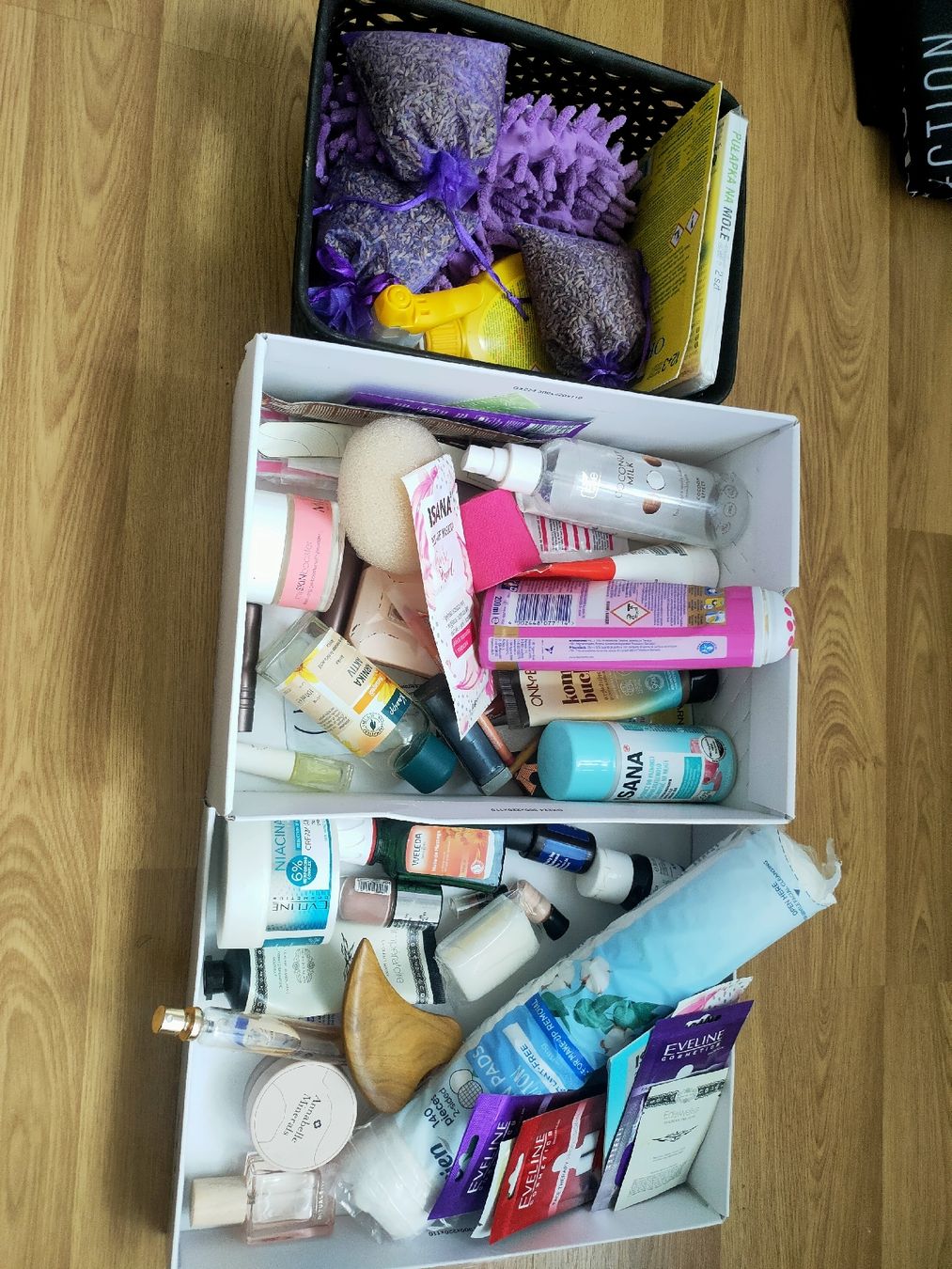 Altro per la cura del corpo: Different items Face+hair care etc – Usato da Zürich venduto da mar_dl57