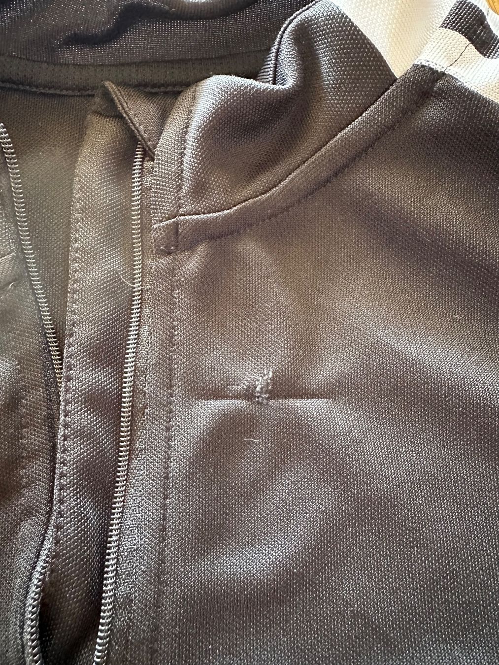 Adidas Pullover & Sweatshirts: Sportoberteil Adidas Grösse S – Gebraucht aus Niederbüren von Hudi_1974 3