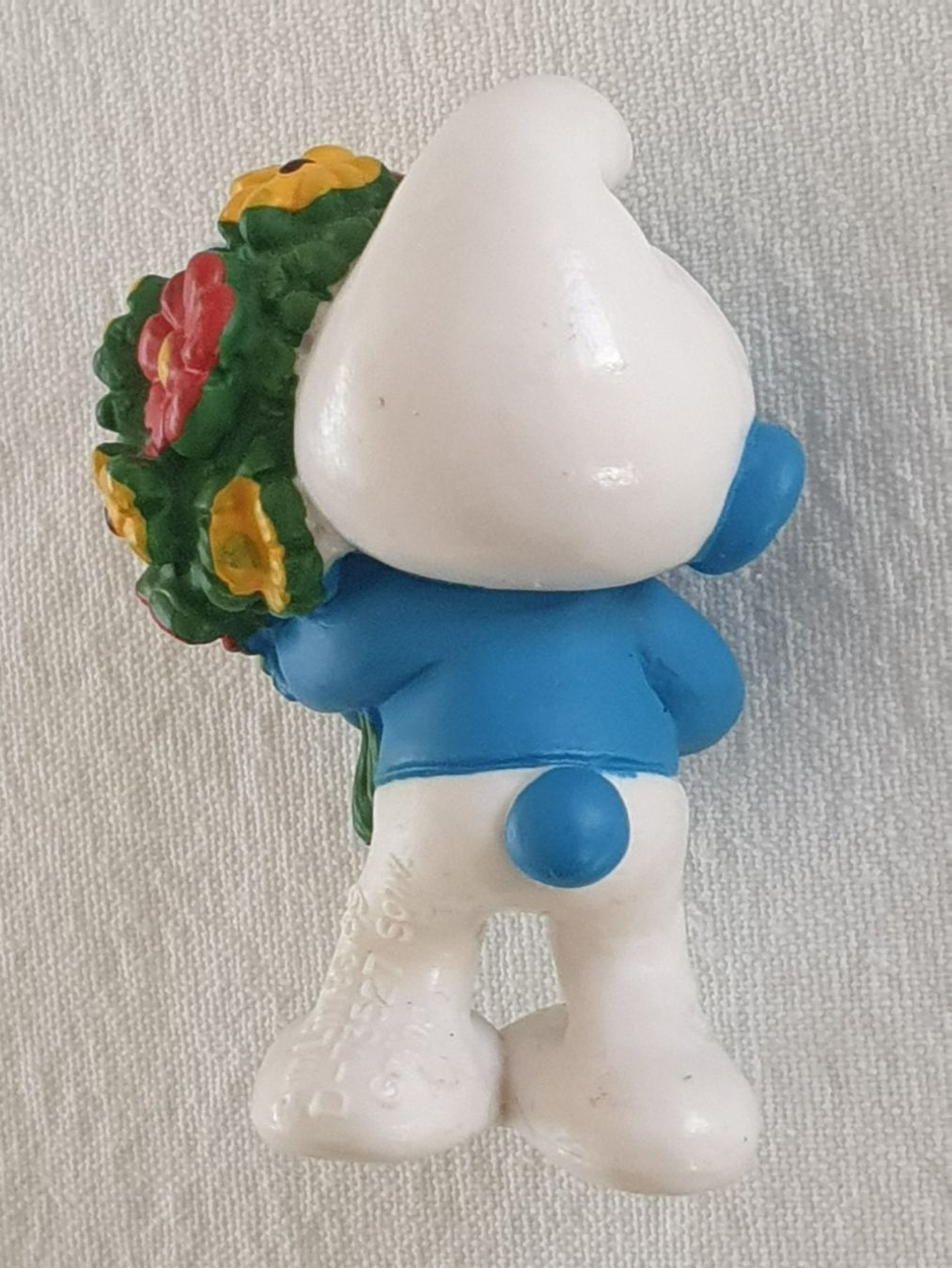 Schleich Statuette: Schlumpf mit Blumenstrauss – Usato da Mörschwil venduto da spirspi 4